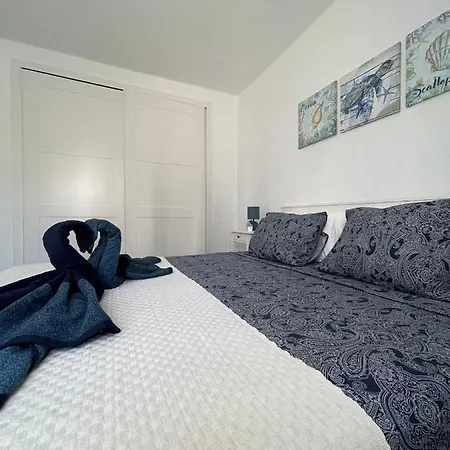 Blue Ocean Apartment *